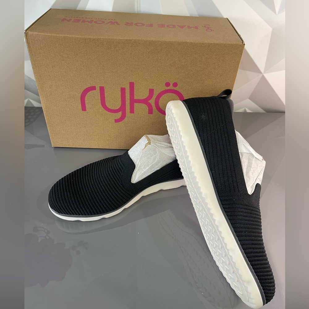 NIB Ryka Effortless Slip On Shoe Black